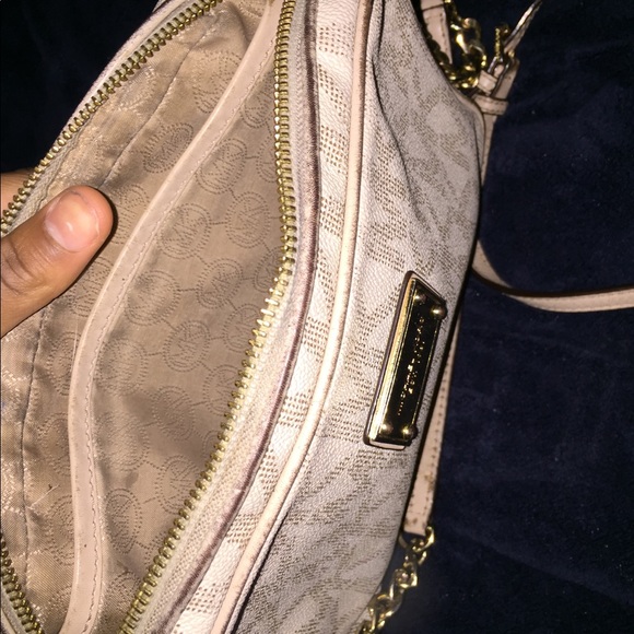 MK Purse - Picture 2 of 2